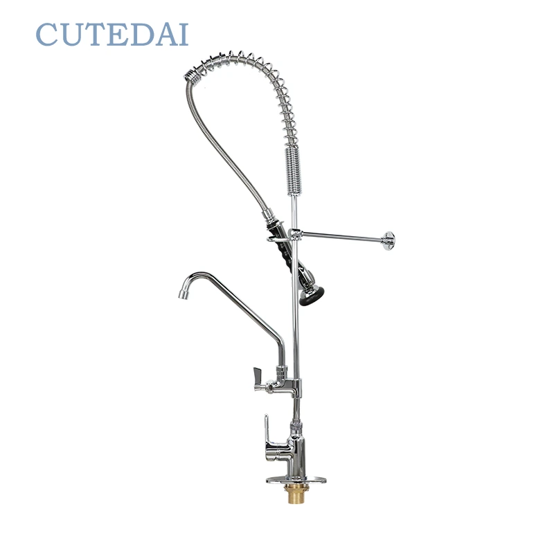 ก๊อกน้ำห้องครัวโครเมียมแบบร่วมสมัยอุณหภูมิคู่ หัวฉีดสปริงแบบหมุนได้ 360 องศาสำหรับอ่างล้างจานทองเหลืองในโรงแรม 1