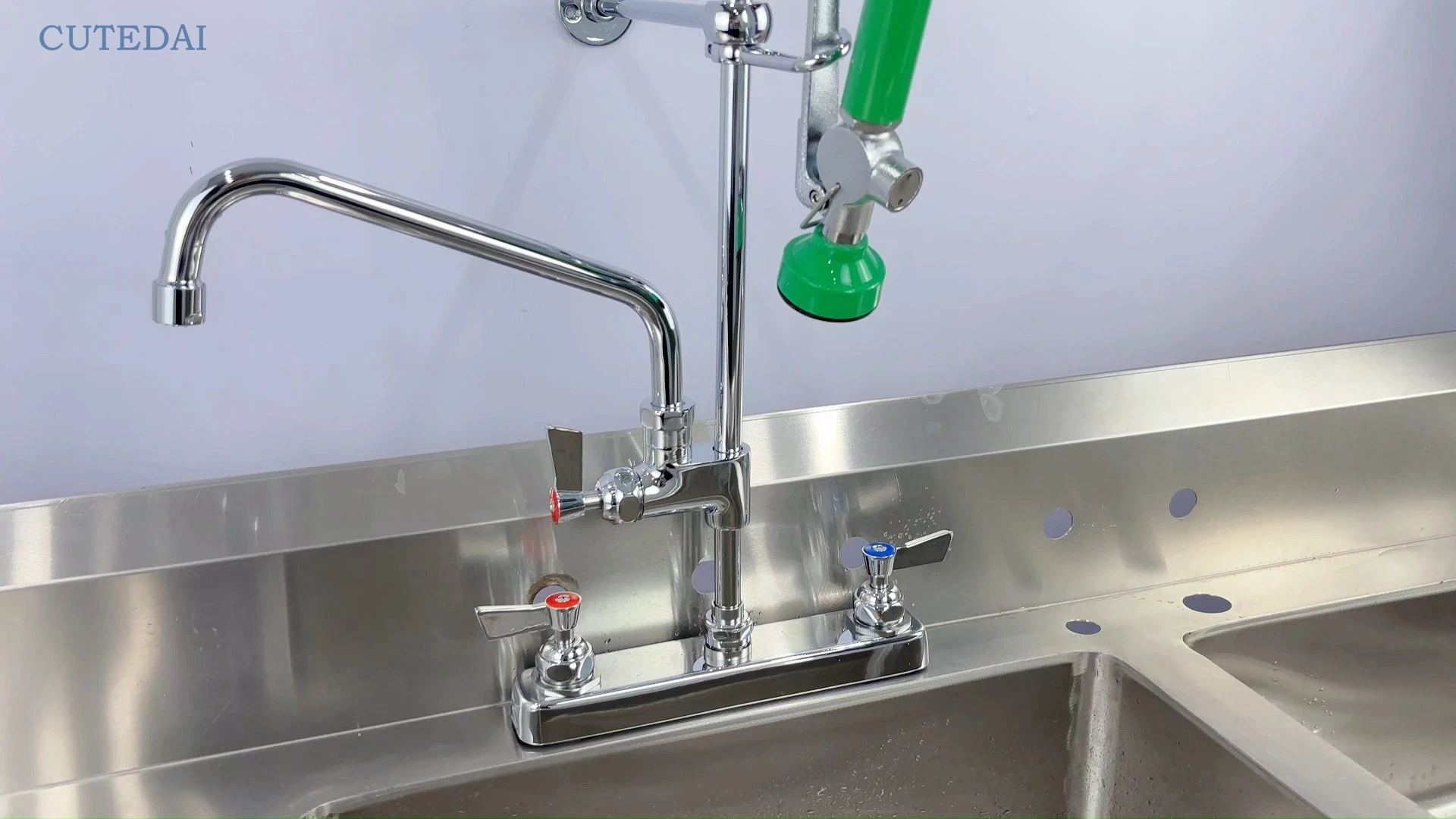 Robinet de cuisine professionnel en laiton, montage sur plage, avec prérinçage, style industriel, 2 trous pour installation dans les hôtels. 1