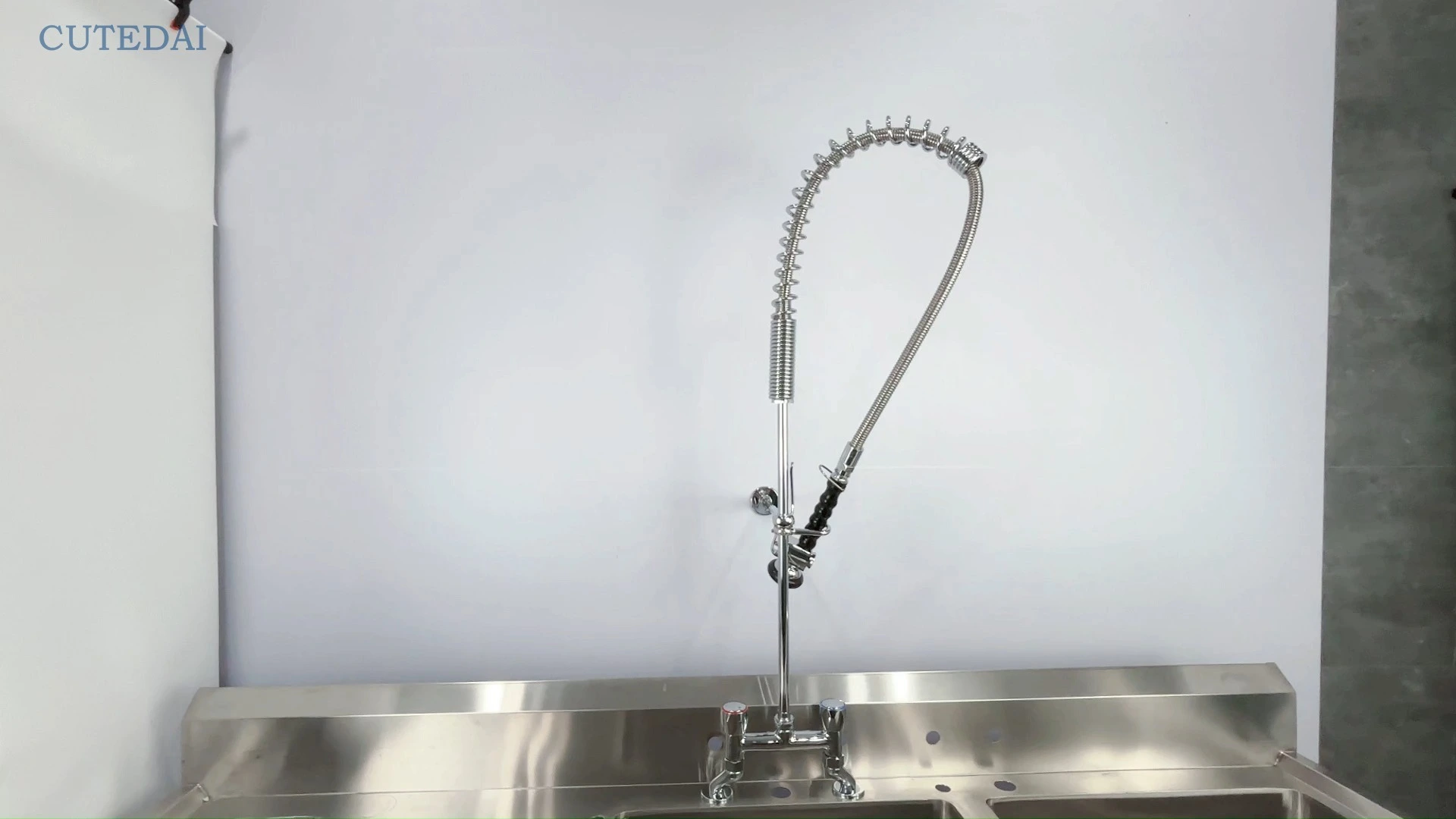 صنبور مطبخ تجاري زنبركي 47 بوصة مثبت على السطح، صنبور متأرجح قابل للتعديل، خلاطات مياه ساخنة/باردة، صنابير بفتحتين بتصميم عصري 1