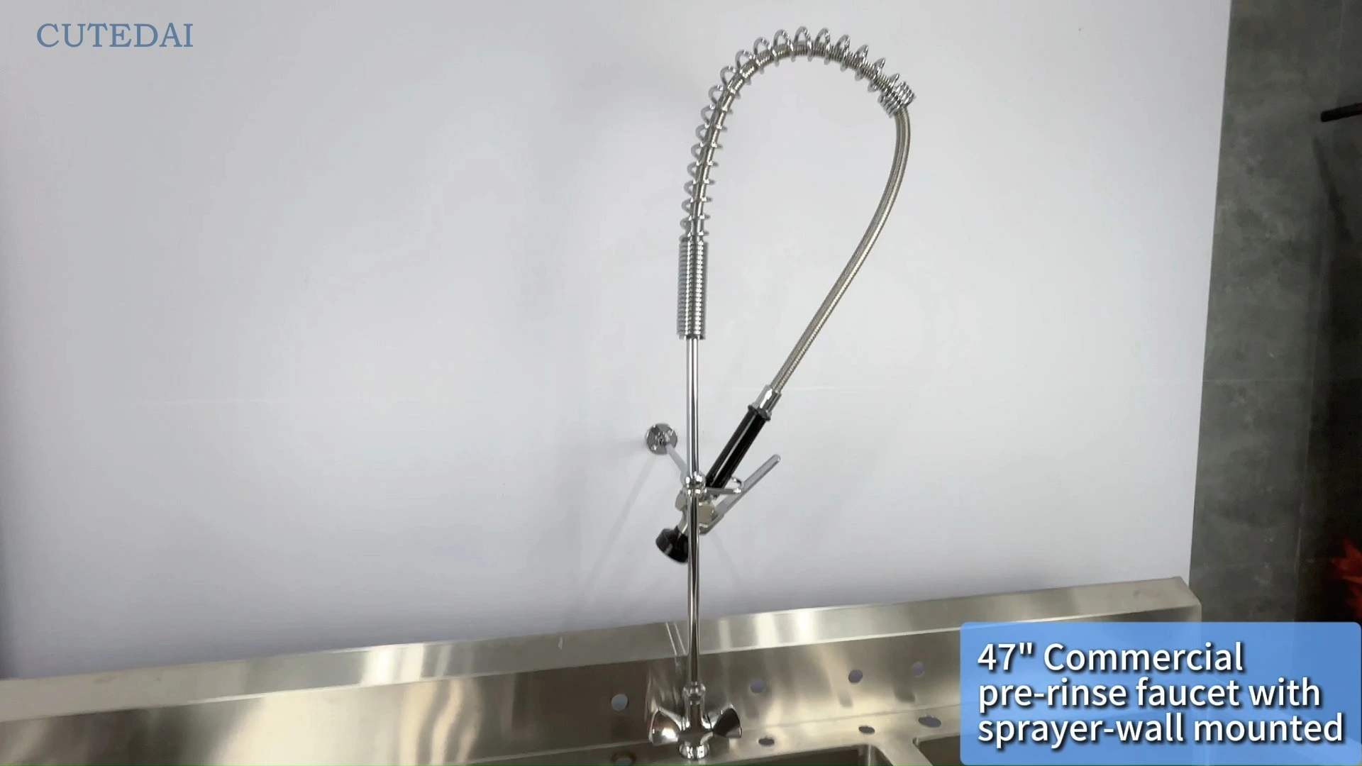 Torneira de cozinha clássica de latão com 47 polegadas, montagem em bancada, com puxador duplo e função de pré-enxágue, ideal para lava-louças em hotéis, indústrias e estabelecimentos comerciais. 1